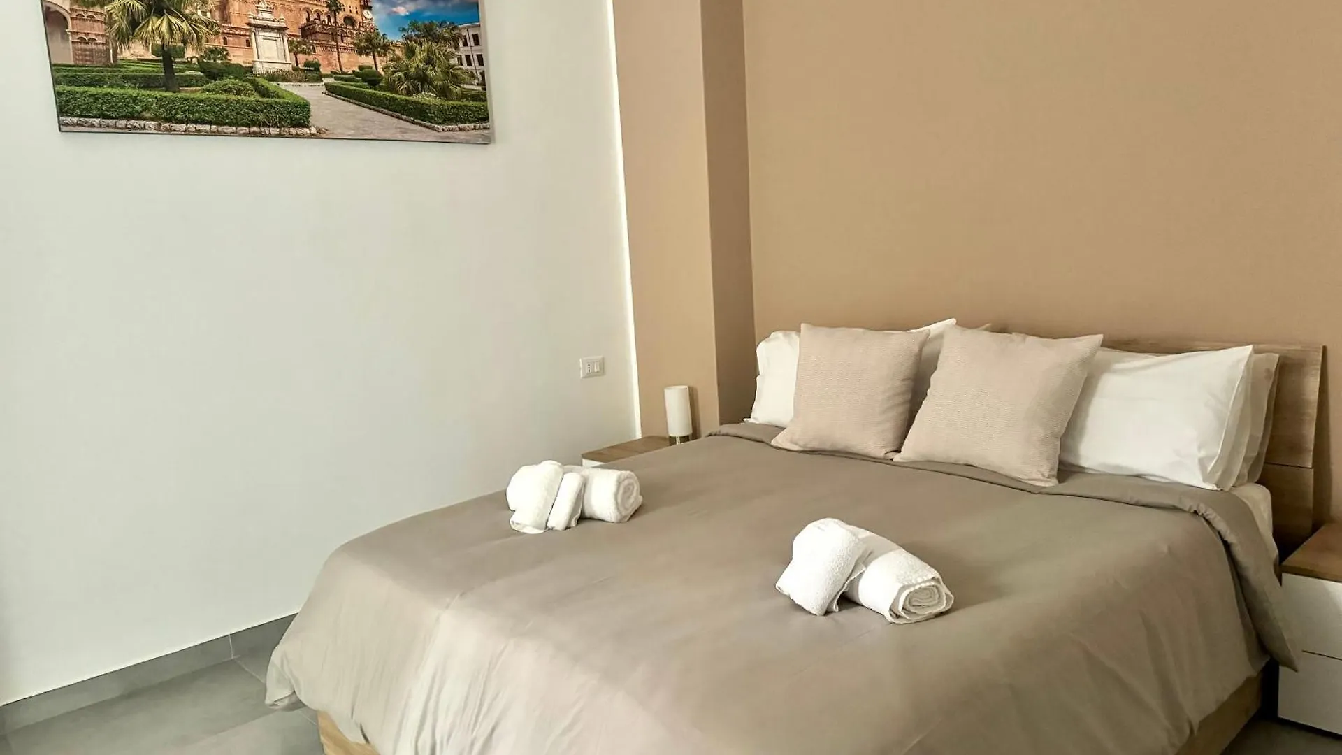 Holiday House Orlando Palermo 0*,  Italia